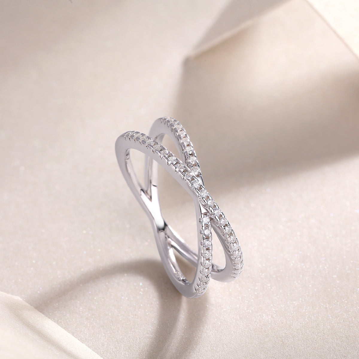 Lisa -0.03 ct Per Stone