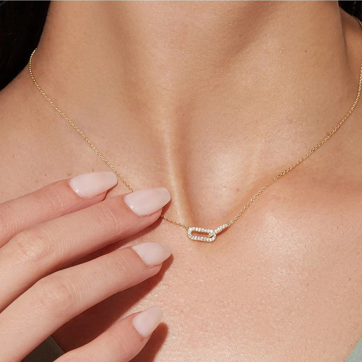 Véa Link Necklace