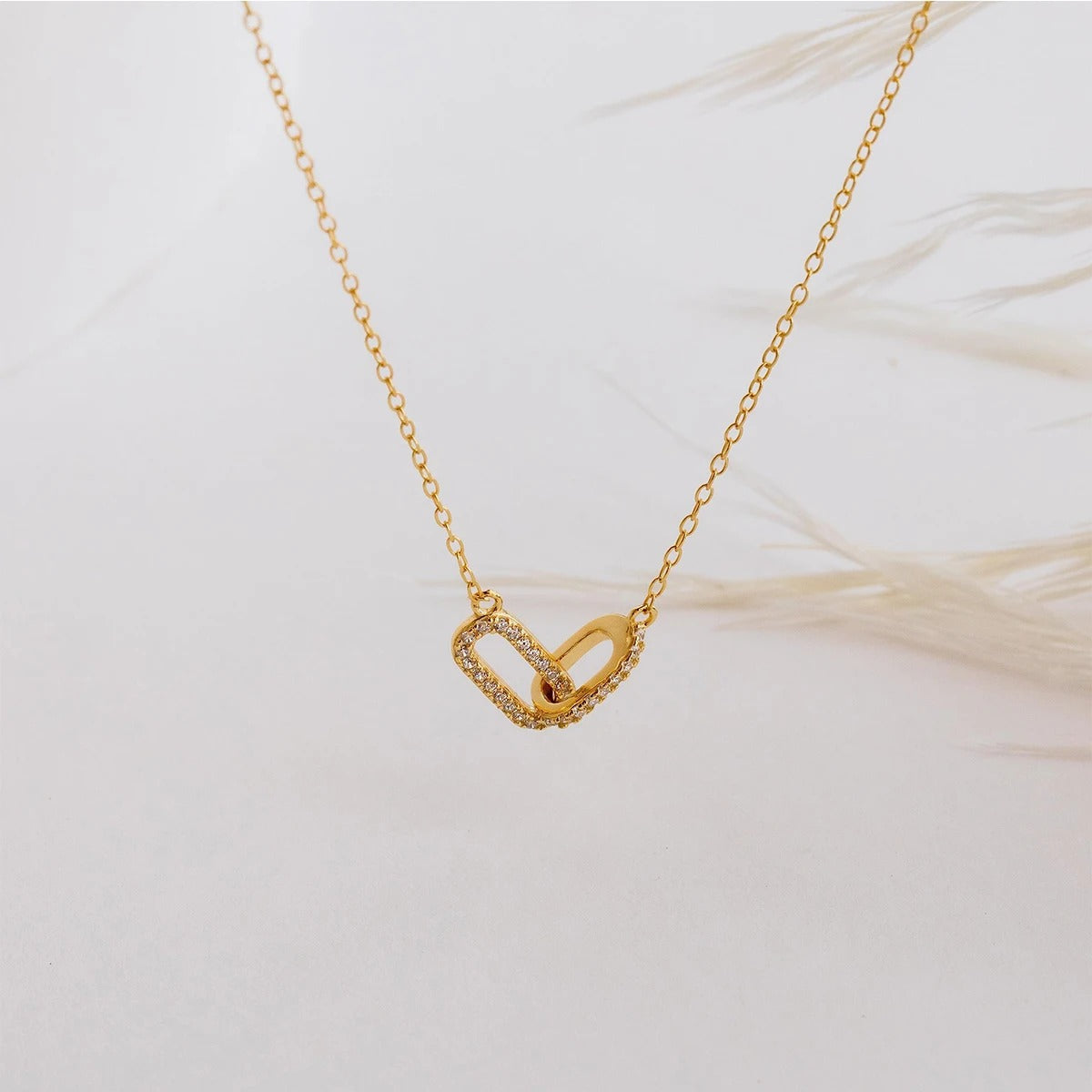 Véa Link Necklace