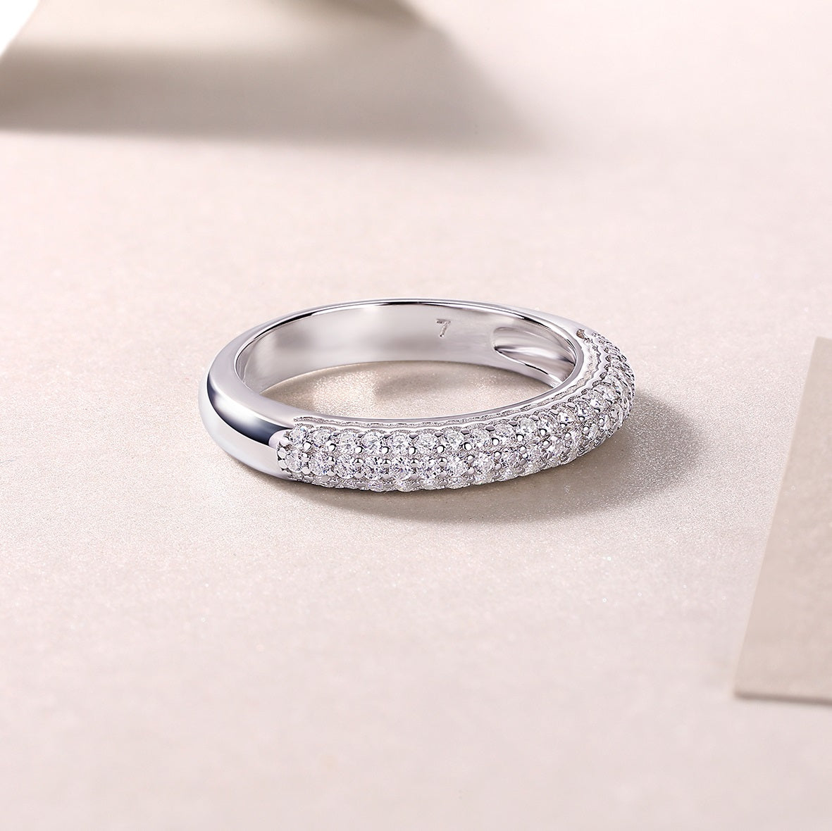 Viola - 0.01 ct Per Stone