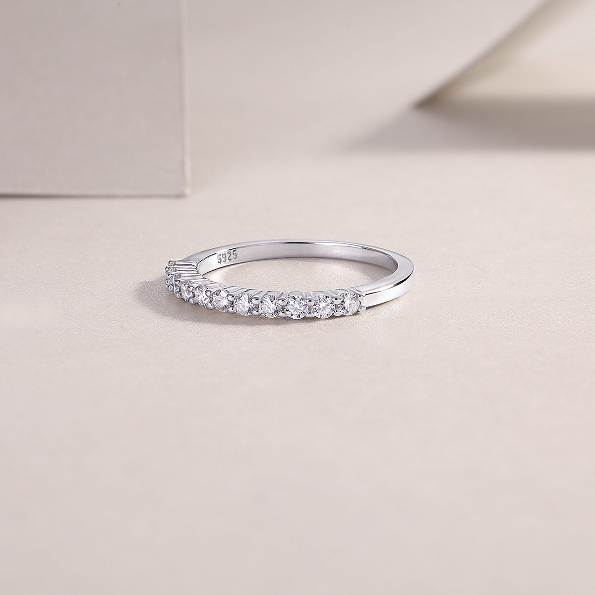 Amelia - 0.02 ct Per Stone