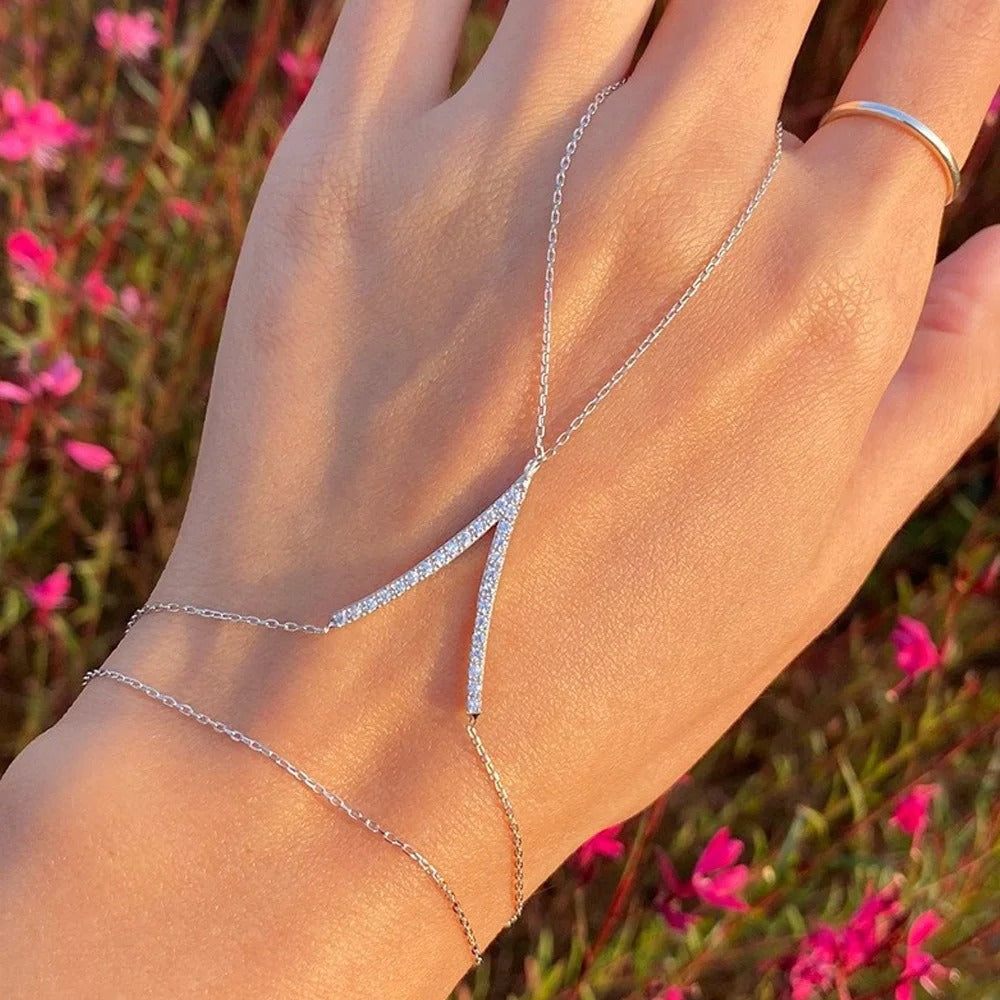Véra Hand Chain Bracelet